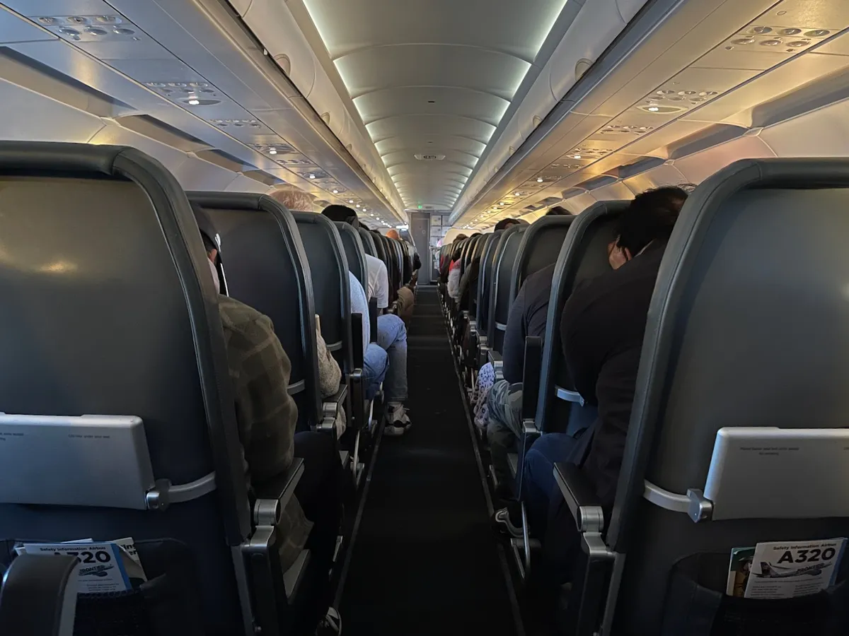 frontier airlines — US news