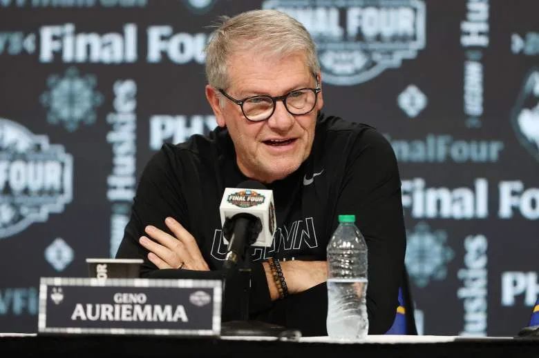 geno auriemma salary — US news