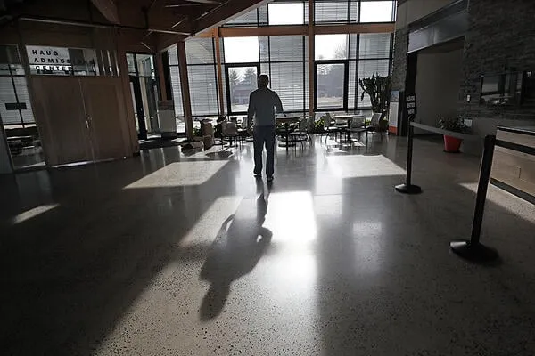 hampshire college — US news