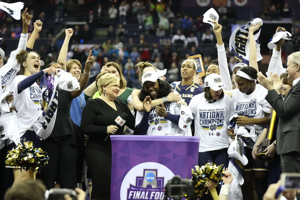 holly rowe — US news