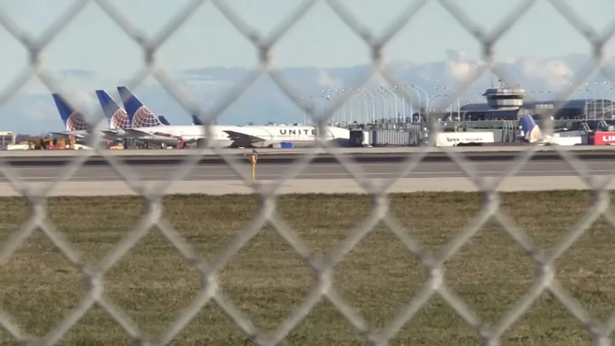 unruly passenger united airlines newark — US news