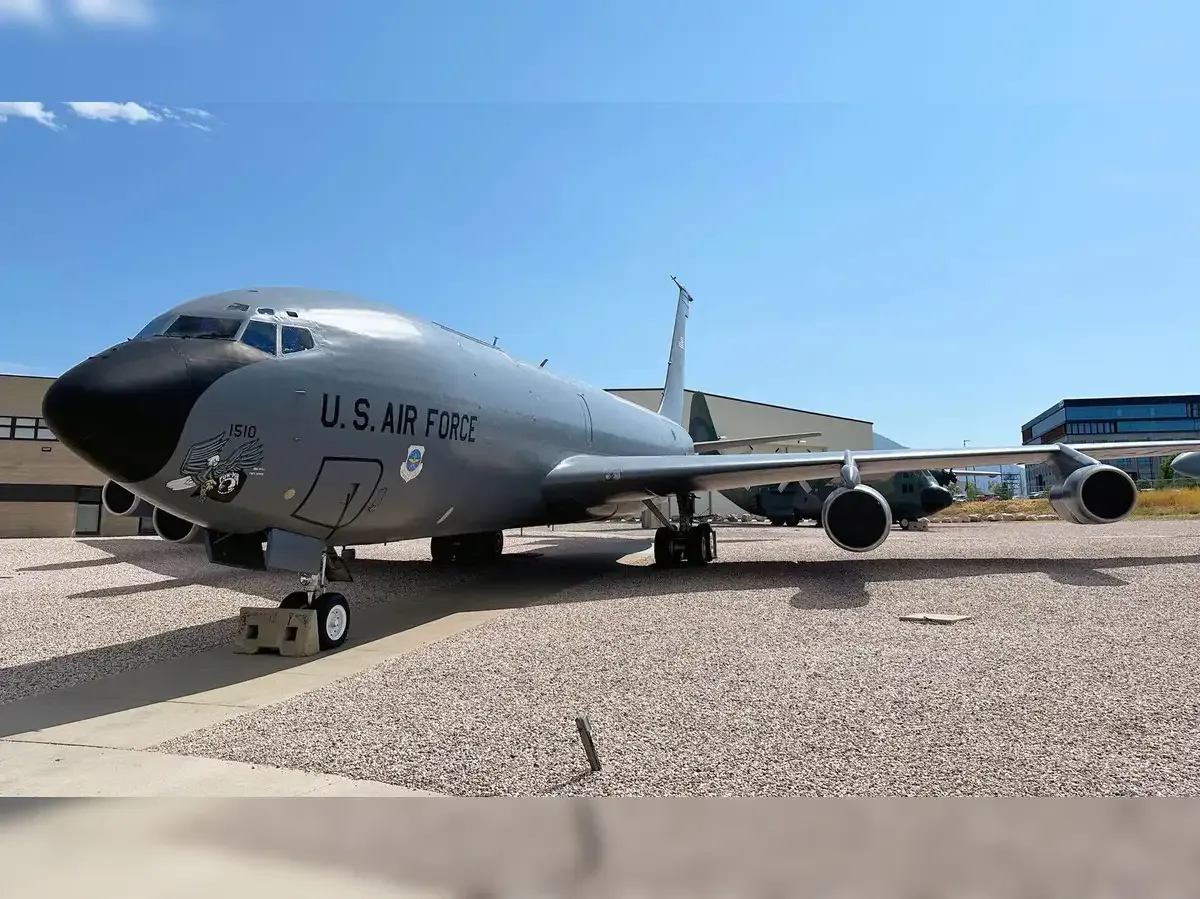 us aircraft declared an emergency and disappeared over qatar — US news