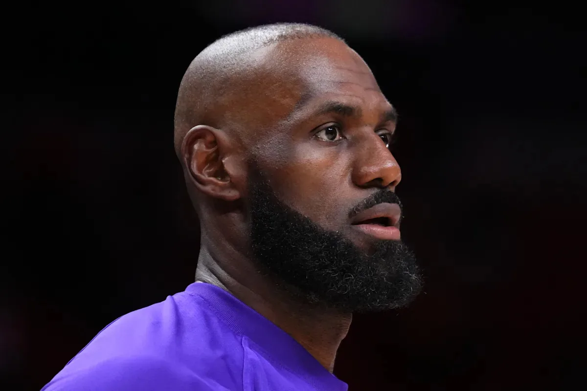 Riley, Antetokounmpo would be excited to have James in Miami