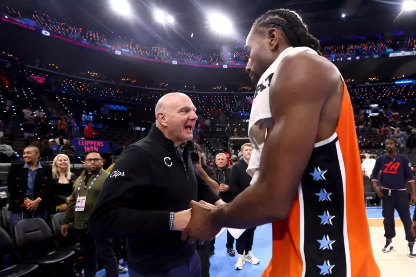 INGLEWOOD, CALIFORNIA - DECEMBER 28: Owner Steve Ballmer of the Los Angeles Clippers congratulates Kawhi Leonard #2 after his 55-point game to win 112-99 against the Detroit Pistons at Intuit Dome on December 28, 2025 in Inglewood, California. NOTE TO USER: User expressly acknowledges and agrees that, by downloading and or using this photograph, user is consenting to the terms and conditions of the Getty Images License Agreement. (Photo by Katelyn Mulcahy/Getty Images)