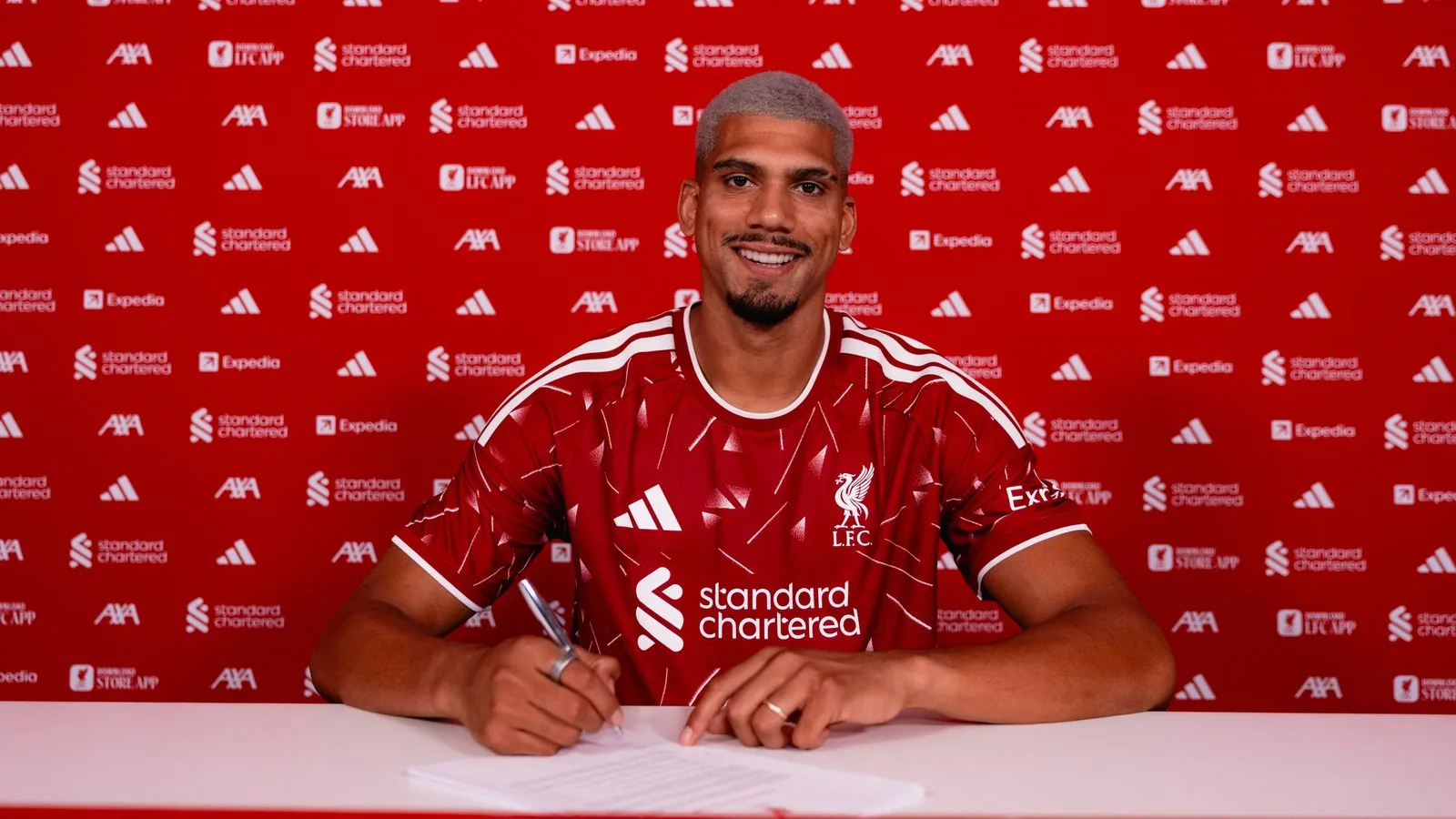 Araujo pens farewell message to Barcelona fans after Liverpool move: ‘Time to face a new challenge’